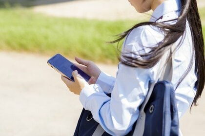 「ルール破ったらスマホ没収」は親子トラブルになる可能性も…子どもにどう使わせる？ルール作りの注意点を聞いた