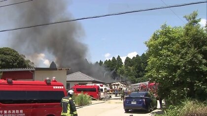 火元には中国からの輸入品など保管…モバイルバッテリーから出火か、倉庫燃える火事　男性従業員が腕にやけどし搬送　千葉市