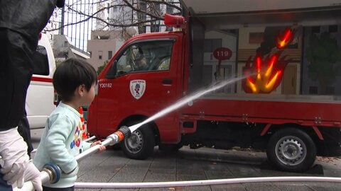 ｢はたらくくるま｣が大集合！子どもたちが交通安全学ぶ　12月は特に「早朝・夕方」の交通事故に注意