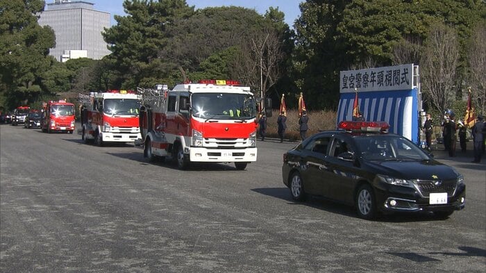 「警備車両部隊」に所属する消防車(警防車)などの車列