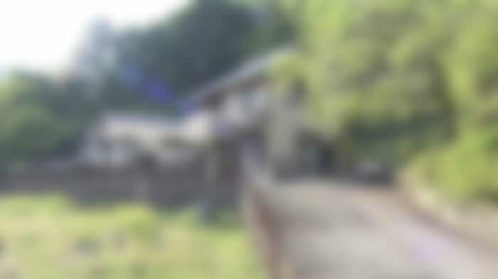 現場の民家