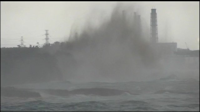 福島第一原発を襲う巨大津波 福島県は未曾有の複合災害に