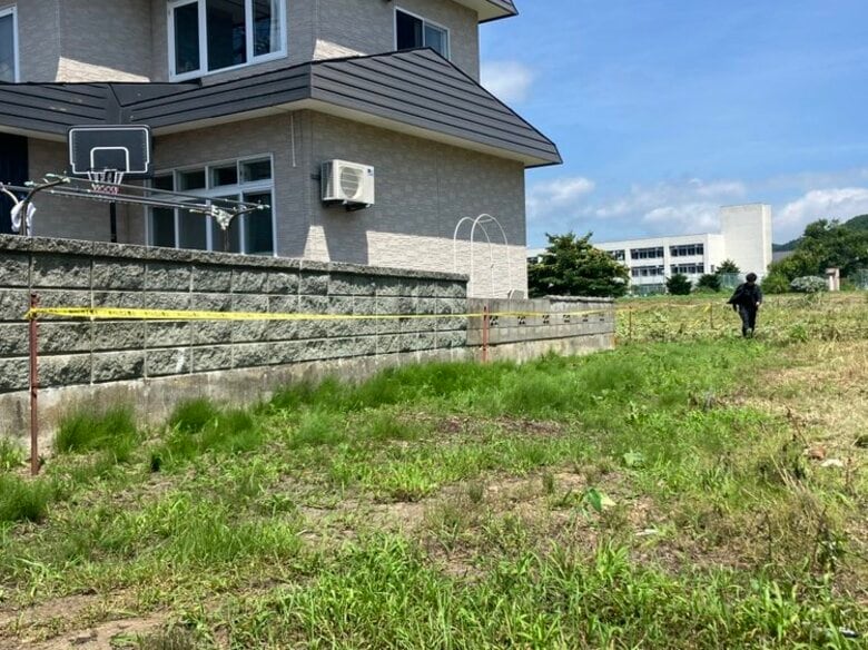 【ヒグマ速報】男性が襲われ死亡した福島町でまた…畑にクマ出没_体長約2メートルの個体_笛を吹くと山側に立ち去る〈北海道〉｜FNNプライムオンライン