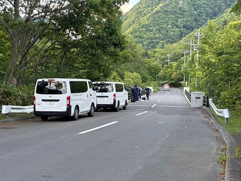 橋の下に女性か？札幌の観光地・定山渓の橋の下で通行人が遺体を発見_消防が救助するも腐敗進んだ状態_警察が事件と自殺の両面で捜査を進める〈札幌市南区 定山渓〉｜FNNプライムオンライン