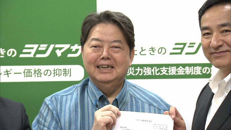 「ロボット大国日本の試練の時」林官房長官にロボット議連が新戦略策定を提言｜FNNプライムオンライン