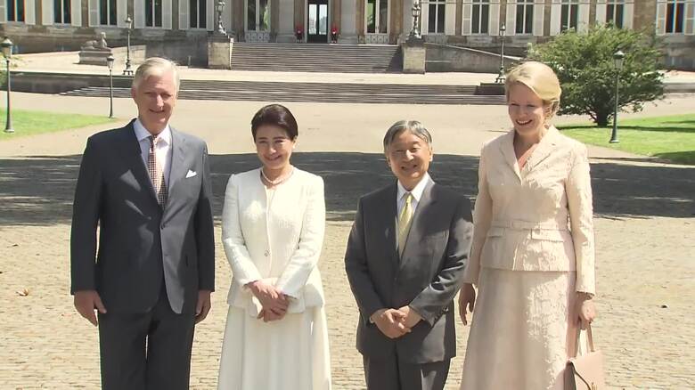 天皇皇后両陛下がベルギー王宮に到着 白い装いの皇后さまは国王夫妻とチークキス 王宮に宿泊され歓迎行事へ|FNNプライムオンライン