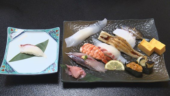 左：通常の寿司　右：「錦寿司」の錦のおまかせセット（3520円）