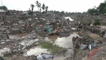 台風25号フィリピン上陸で66人死亡・26人行方不明…避難住民43万人以上　確認に向かった軍ヘリ墜落で6人死亡　セブ島も洪水で大きな被害