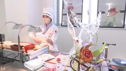 金賞を受賞した力作の「飴細工」も…広島の製菓専門学校 ”菓子で作った”作品展あすまで