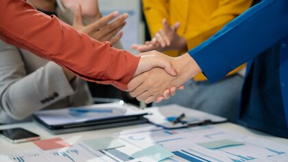 集団で話し合うと「良い結論」に達しない理由は…“正解者”が無視され“無知な人”が持論を展開する会議の解決策