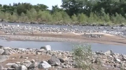 クマに“馬乗り”で襲われる、渓流釣りの男性けが　2頭の子グマ連れた親グマ　クマの腹を蹴って抵抗　岩手県雫石町　　