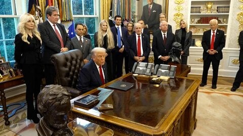 トランプ大統領「航空管制官は直ちに仕事に戻るように」政府機関閉鎖でフライト減便　議会上院では“つなぎ予算”可決