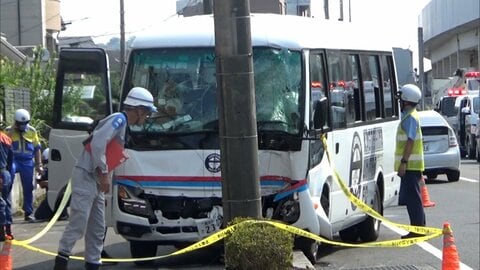 サッカーJ3・U-15選手を乗せたバスが電柱に衝突する事故 全員病院に搬送・中学生2人が骨折 鹿児島市