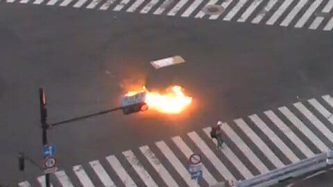 「有名なところなので注目してもらえる」スクランブル交差点に“放火”