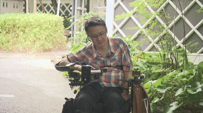 電動車いすで移動