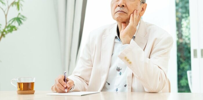 手書きメモは自主製作(イメージ)