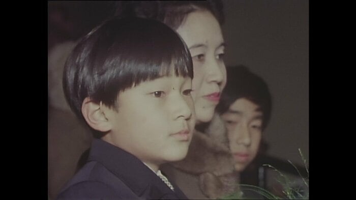 当時浩宮さまだった天皇陛下とアイススケートをご覧に 1969年