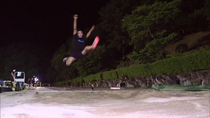 身長を生かしたダイナミックなジャンプ