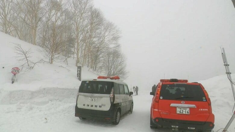 【速報】北海道上富良野岳で”雪崩”「15人から16人のパーティーのうち、1人雪崩に巻き込まれ埋没した」外国人とみられる40代男性１人が意識不明…警察や消防が救助活動中｜FNNプライムオンライン