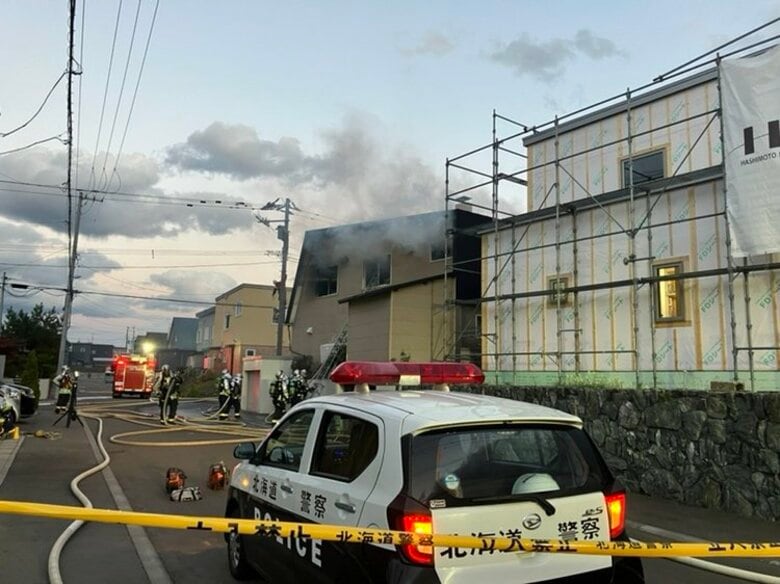 【速報】「家が火事です」住人から119番通報＿札幌市手稲区の住宅で火事＿避難するも煙吸うなどしてケガ＿現在も消火活動中｜FNNプライムオンライン