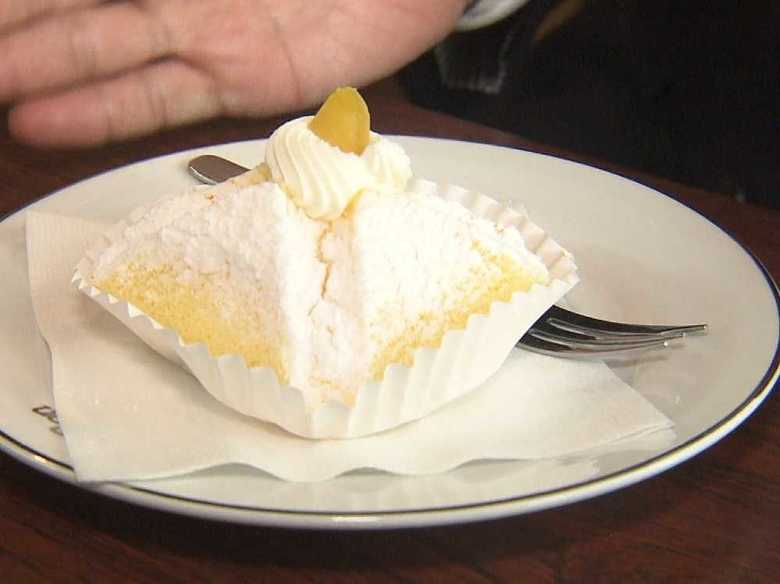 ボンボンでは栗がのって「マロン」という商品名
