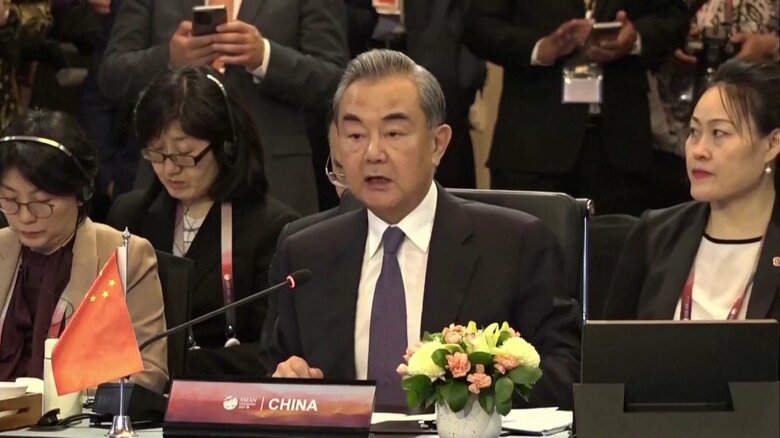 中国外交トップの王毅政治局委員