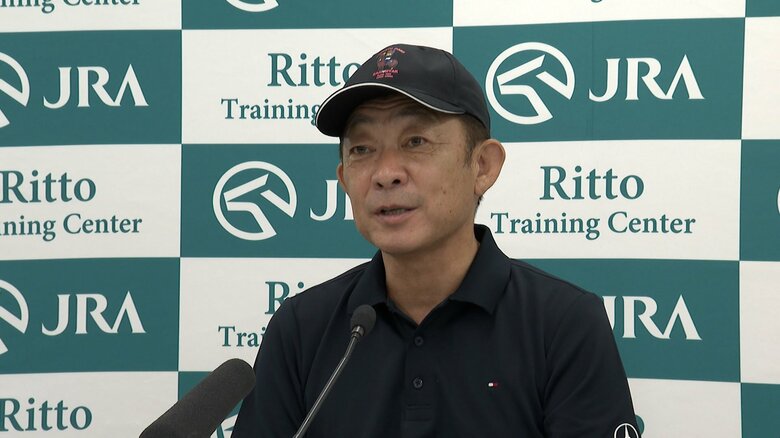共同会見を行う友道康夫調教師