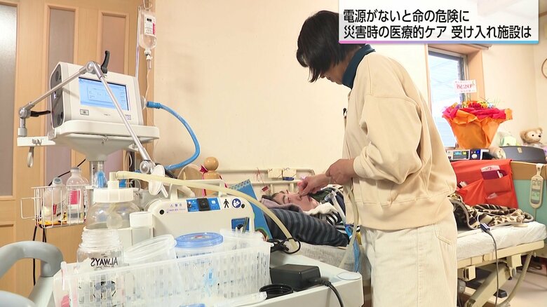 脳性まひの健太郎さんを介護する母・かおりさん