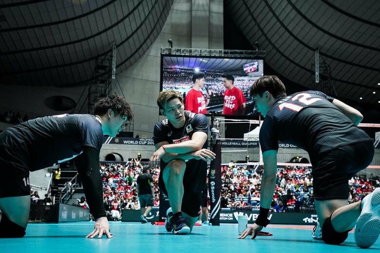 試合前 石川祐希 西田有志 髙橋藍（写真：©️FIVB）