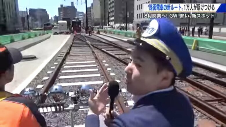 野川諭生アナウンサー（右）