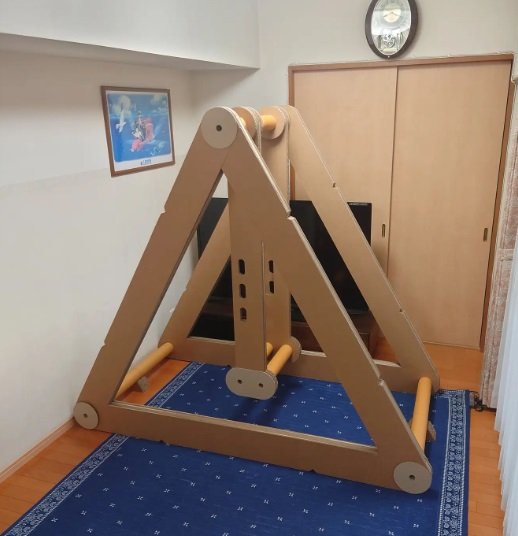 部屋の中で楽しめるブランコ