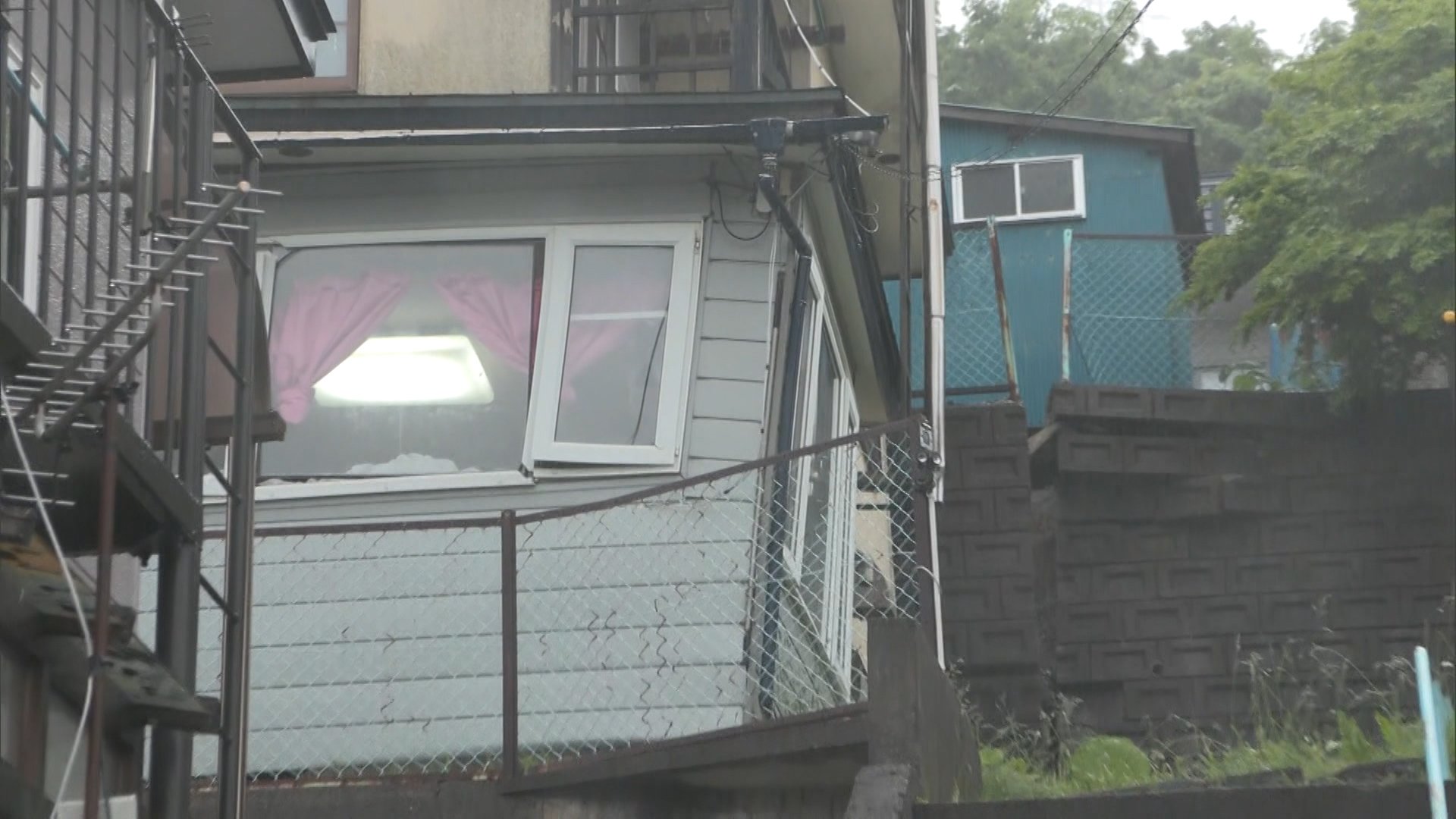 住宅倒壊のおそれ 住民ら避難　大雨影響か　北海道・登別市