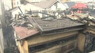 【続報】焼け跡から2人が心肺停止の状態で発見　アパート火災で3人安否不明・男性3人がケガ　川崎市