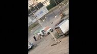 ロシア軍ドローンが野菜売りの男性を追い回し爆発　男性は軽傷