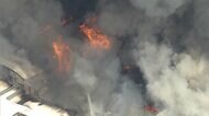 【速報】段ボール工場で火事 現在も消火活動続く