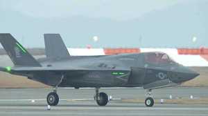 最新鋭ステルス戦闘機 F-35B ついに岩国基地到着