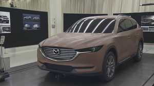 『粘土』を削って作る原型。異例のヒット!マツダ「3列SUV」の“心臓部”をテレビ初取材