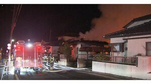 仙台市で住宅2棟全焼 男性死亡<宮城>