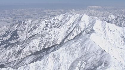 コース外を滑走？八海山スキー場で中国人など外国籍6人が救助要請　雪で視界も悪い中…捜索隊が26日朝から捜索開始