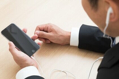 話題の音声SNS「クラブハウス」は日本でも流行する? 専門家が語る“招待枠”をフリマ購入しない方がいいワケ