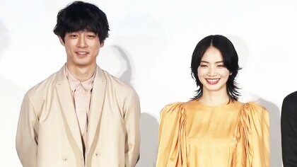 小松菜奈「おばあちゃんになっても特別」…W主演の坂口健太郎と久々のキャスト集結で笑顔