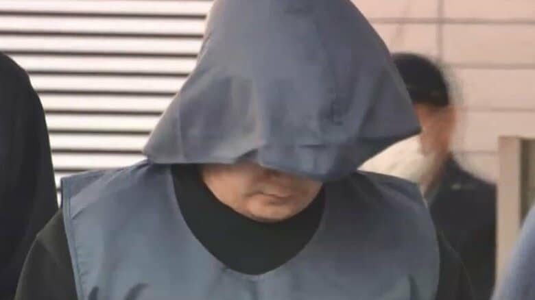 中国籍の男を送検　偽造「天皇陛下御在位60年」1万円銀貨を両替した疑い　別で逮捕された中国籍の男ら4人と同じグループか　福岡｜FNNプライムオンライン