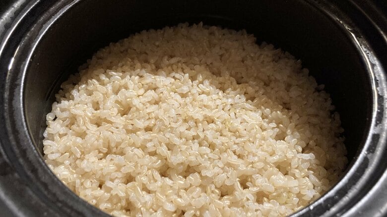 玄米に圧力鍋は使わない。お米ライターが実践するおいしい炊き方と苦手な人でも食べやすいおすすめ品種|FNNプライムオンライン