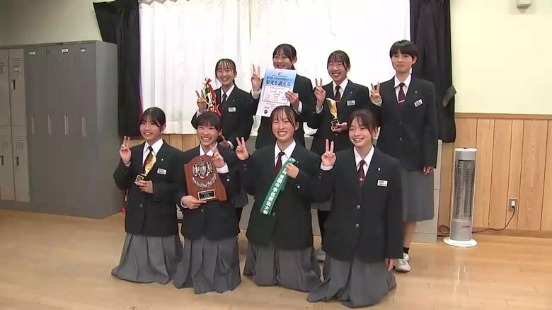 黒石野中学校女子駅伝チーム、全国準優勝を報告　2区と4区の双子姉妹が区間賞　全校生徒が祝福　岩手県盛岡市｜FNNプライムオンライン