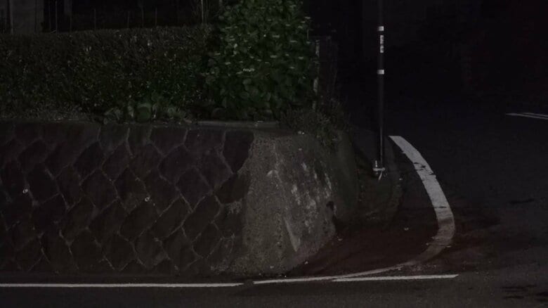 軽自動車が道路脇のコンクリート壁に衝突…乗っていた80代夫婦死亡　現場は三差路で見通しの良いカーブ　福井・南越前町｜FNNプライムオンライン