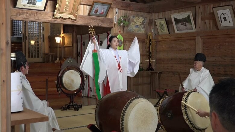 芸能史上最も古い「命婦の舞」を披露　対馬・和多都美神社で約600年の歴史を紡ぐ｜FNNプライムオンライン