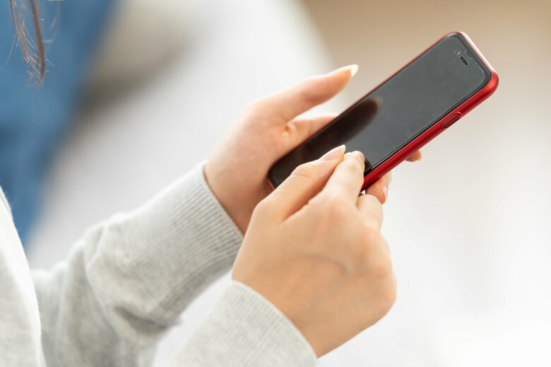 どんな人が発信しているのか?鵜呑みにせず確認しよう(画像:イメージ)