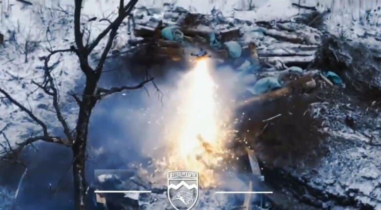 ウクライナが開発した「ドラゴン」ドローン。敵陣に炎を浴びせかける無人機(ウクライナ国防省公式Xより)