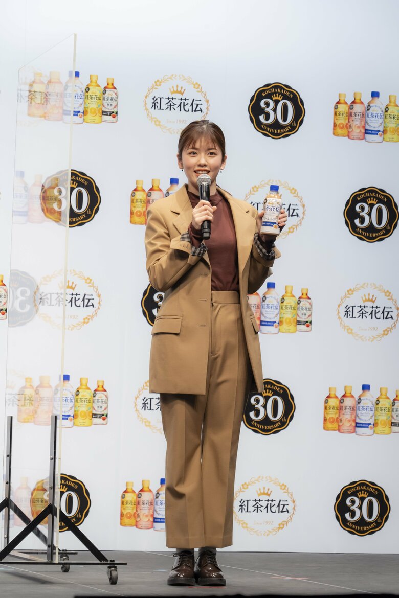 「紅茶花伝」小芝風花記者公開取材会