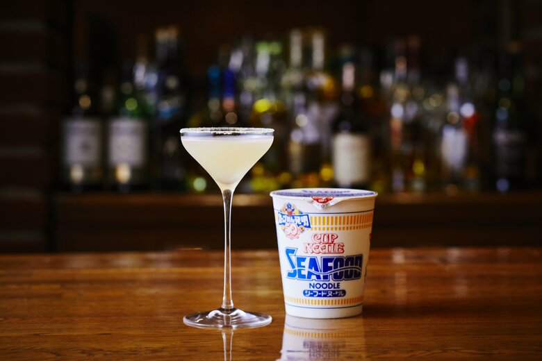メインバー＜ブリアン＞カップヌードル シーフード ウォッカベース（提供：京王プラザホテル）